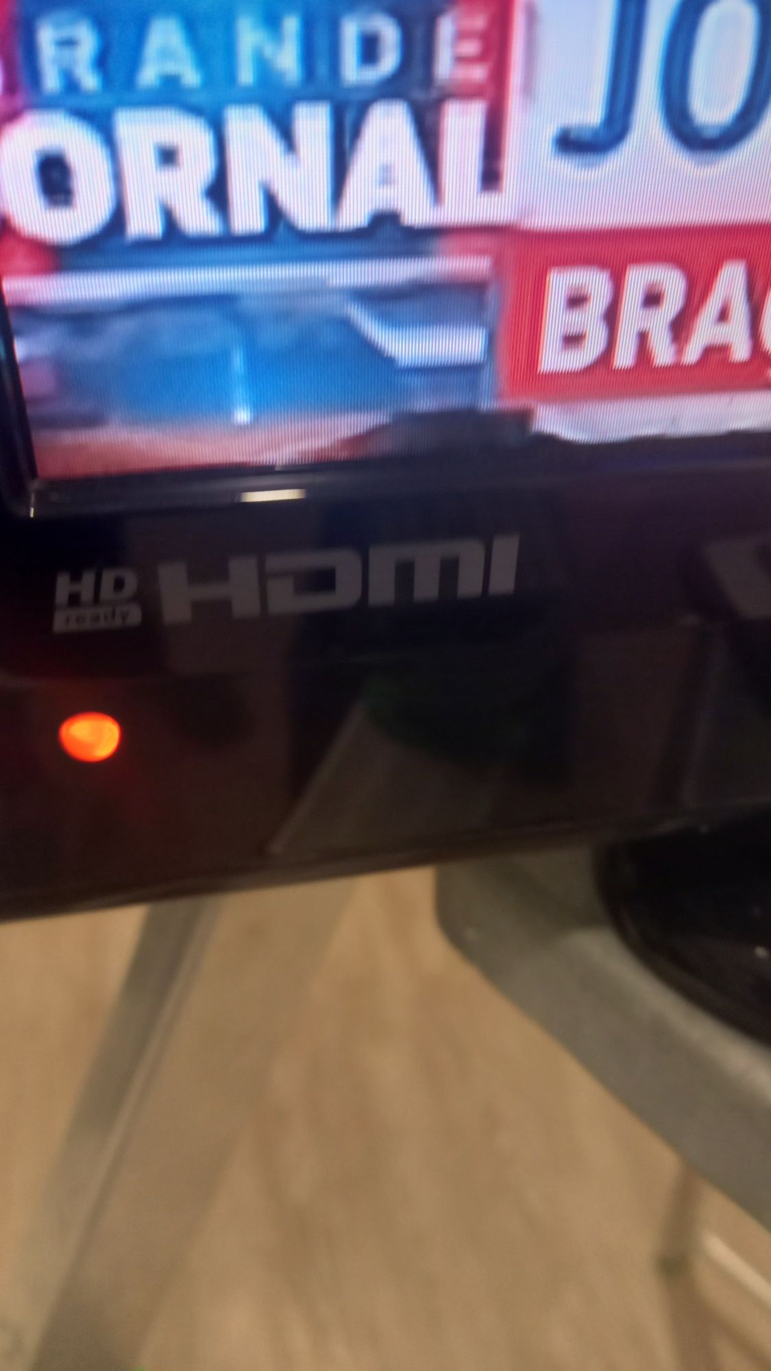 LCD com  22" com comando