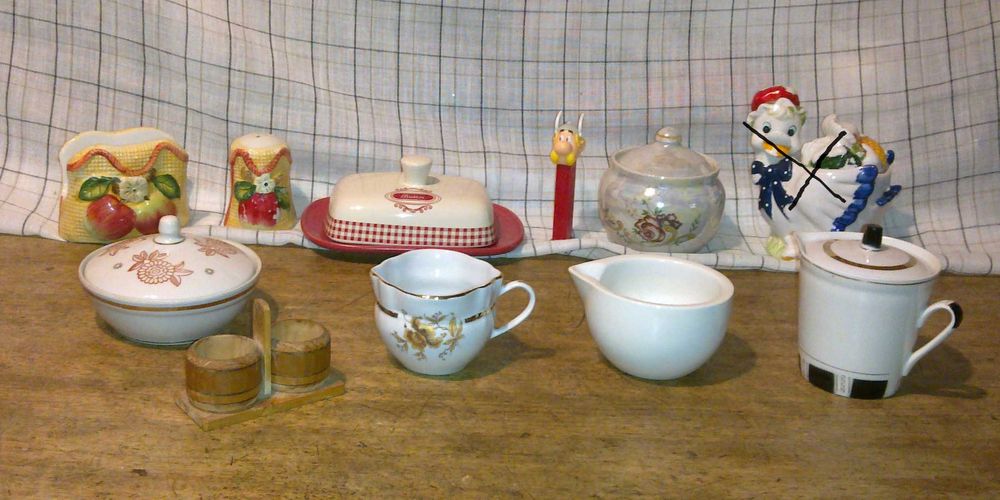 Спецовники,  Диспенсер для драже,