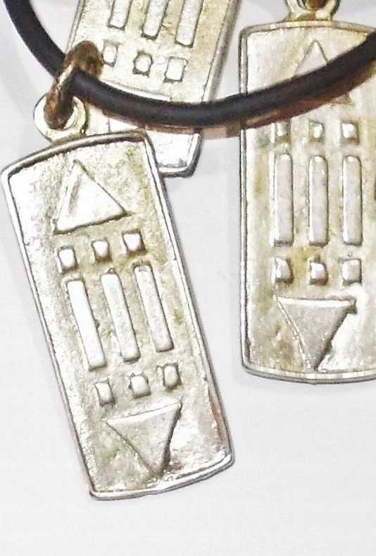 Wisiorek symbol Atlantów Amulet Ochronny srebrny metal
