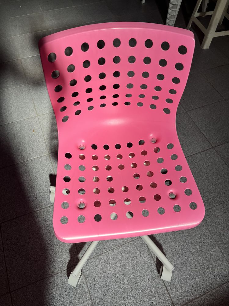 Cadeira de escritório rosa Ikea