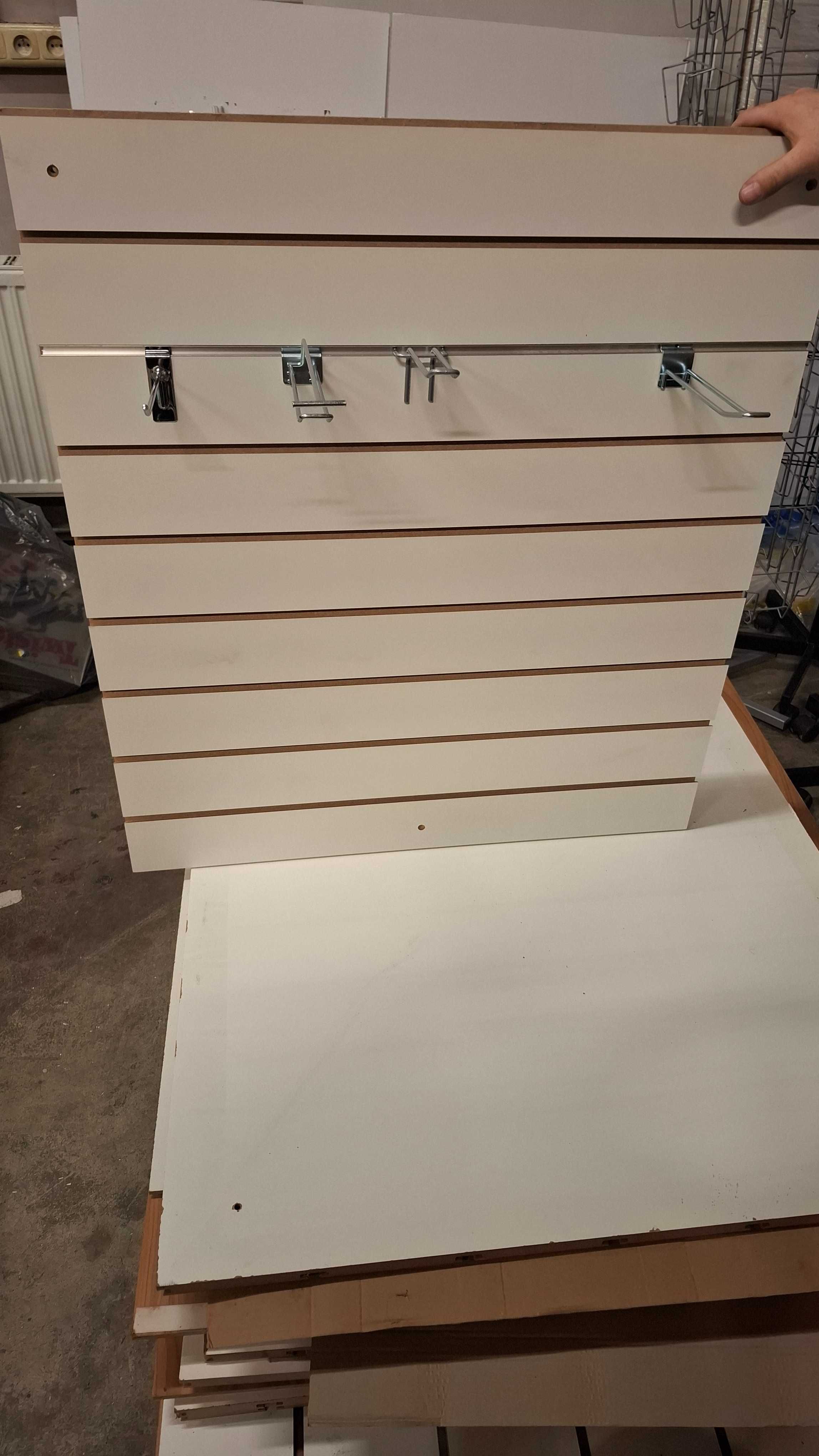 Panel modulowy z wieszakami