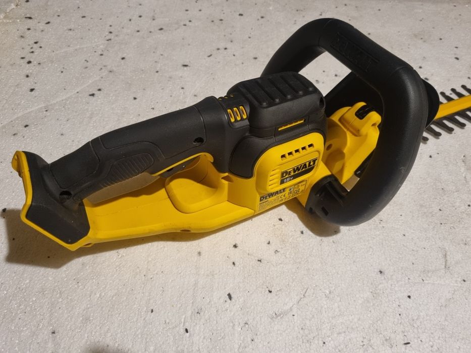 Nożyce do żywopłotu DEWALT DCM563PB 550mm 18V akumulatorowe