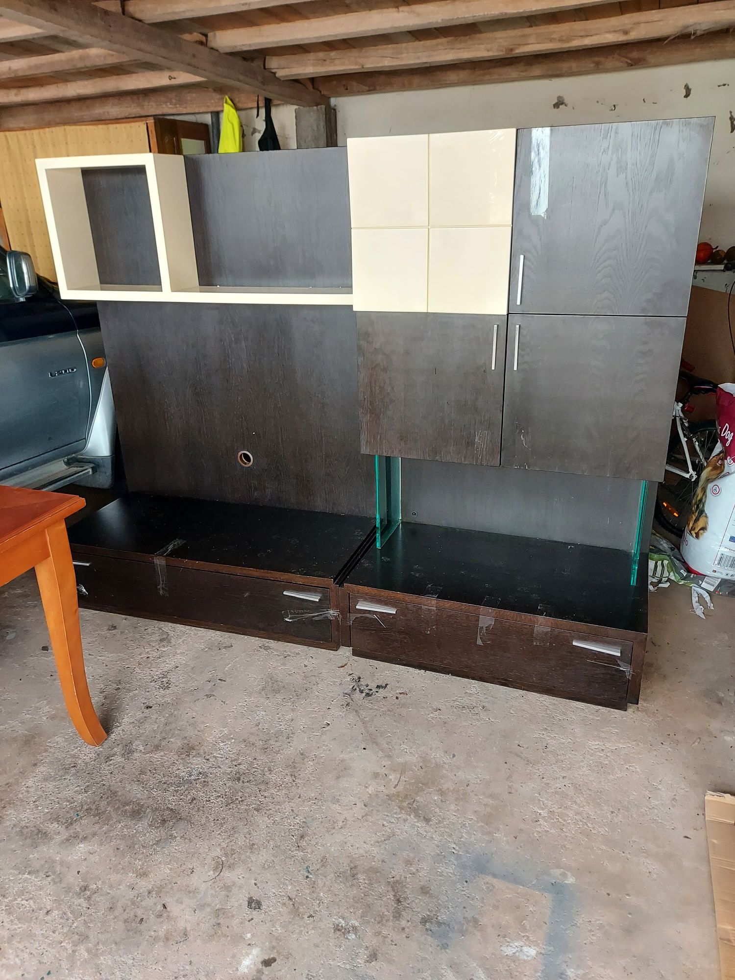 Móvel de sala madeira com portas