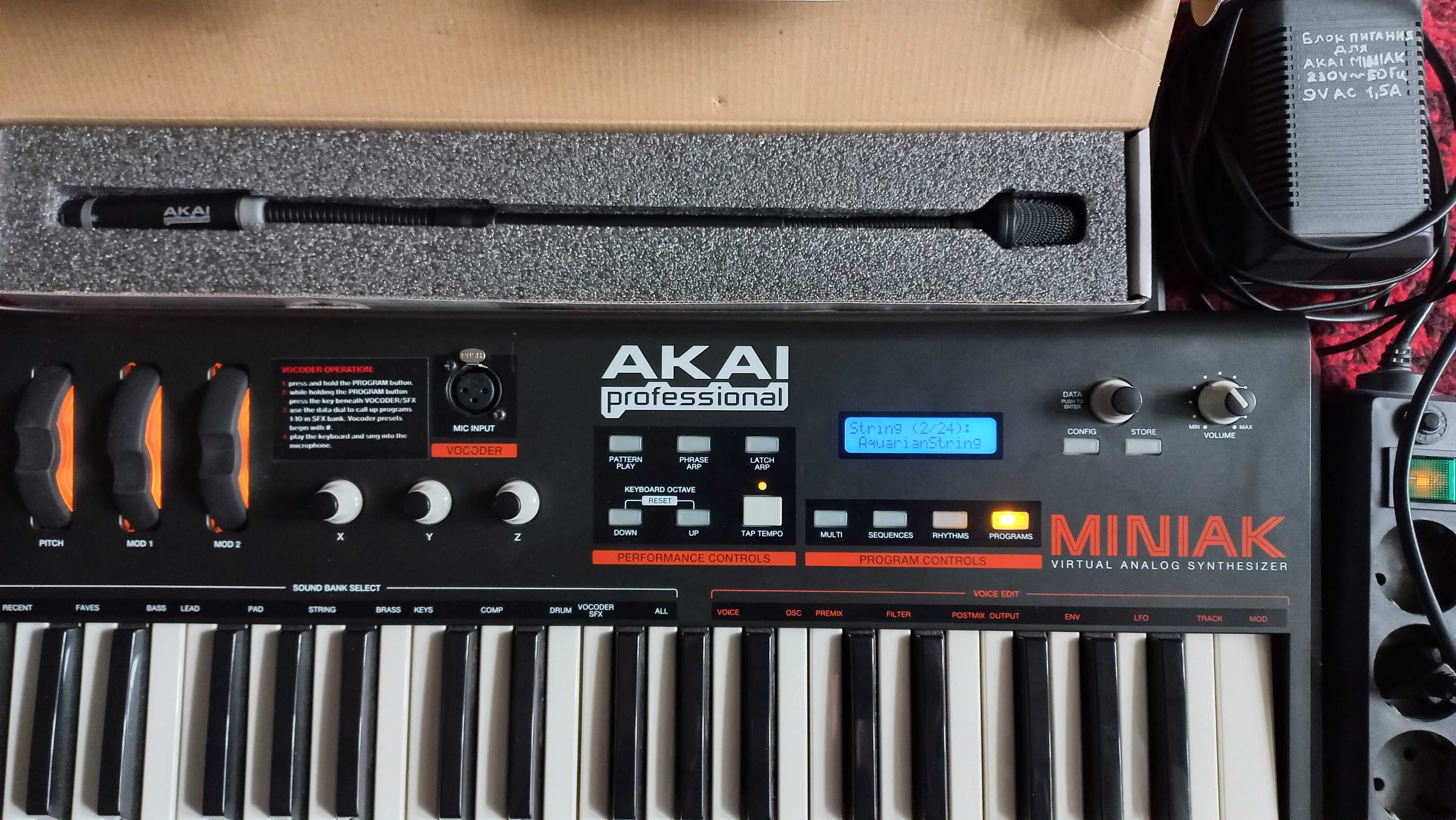 Синтезатор Akai Miniak Professional (Virtual Analog Synthesizer)