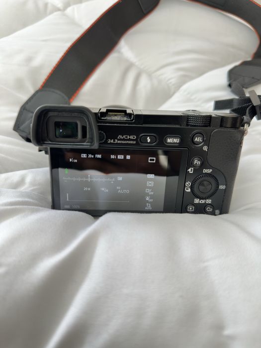 Sony a6000 wifi com lente 16-50mm oss