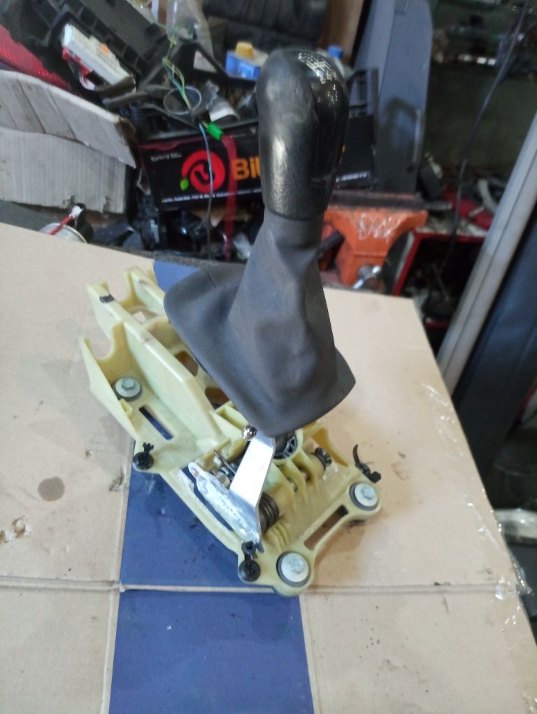 Куліса КПП Volvo V50 S40 II Вольво В50 С40  30711902