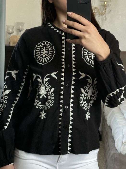 Стильна жіноча сорочка