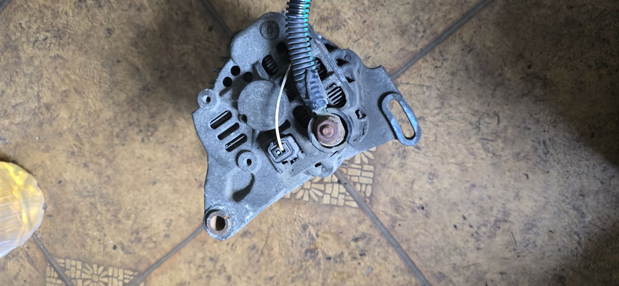 Alternator  Renault Clio 1,2 8.2000.657.30 70 A