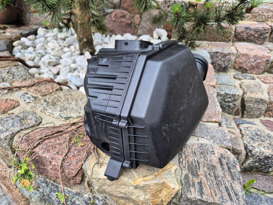 volvo v70  XC60 S60 V60 2.0 2.4 D3 obudowa filtra powietrza