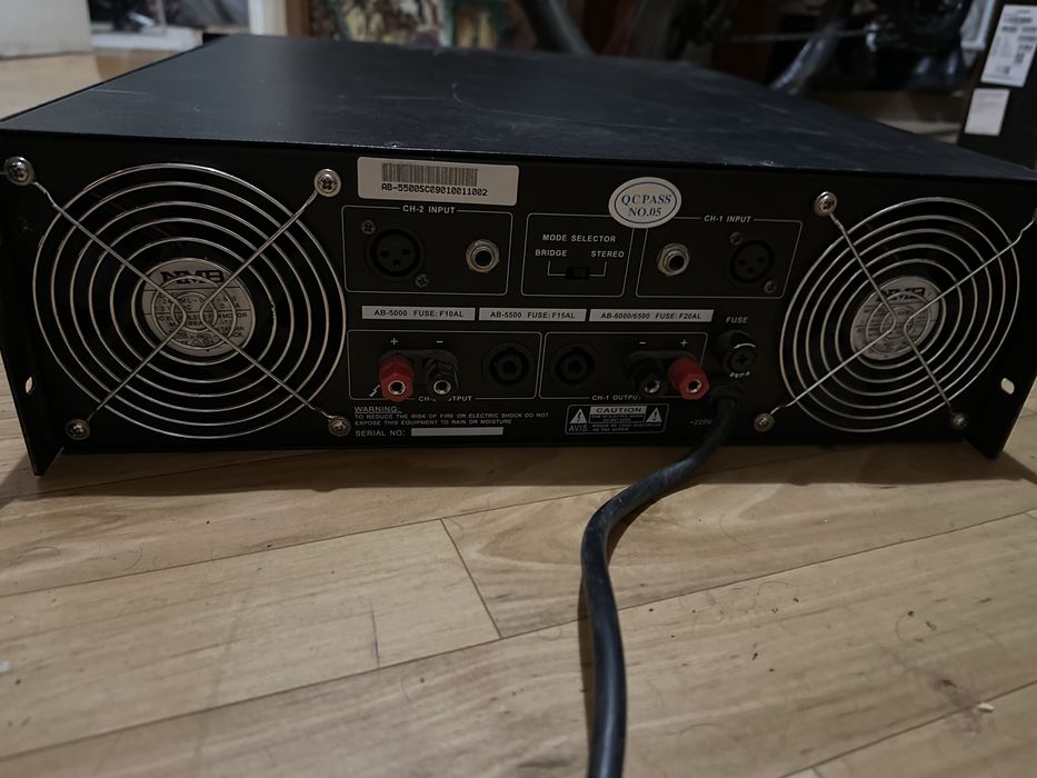 Підсилювач Tenggao AB-5500 в чудовому стані