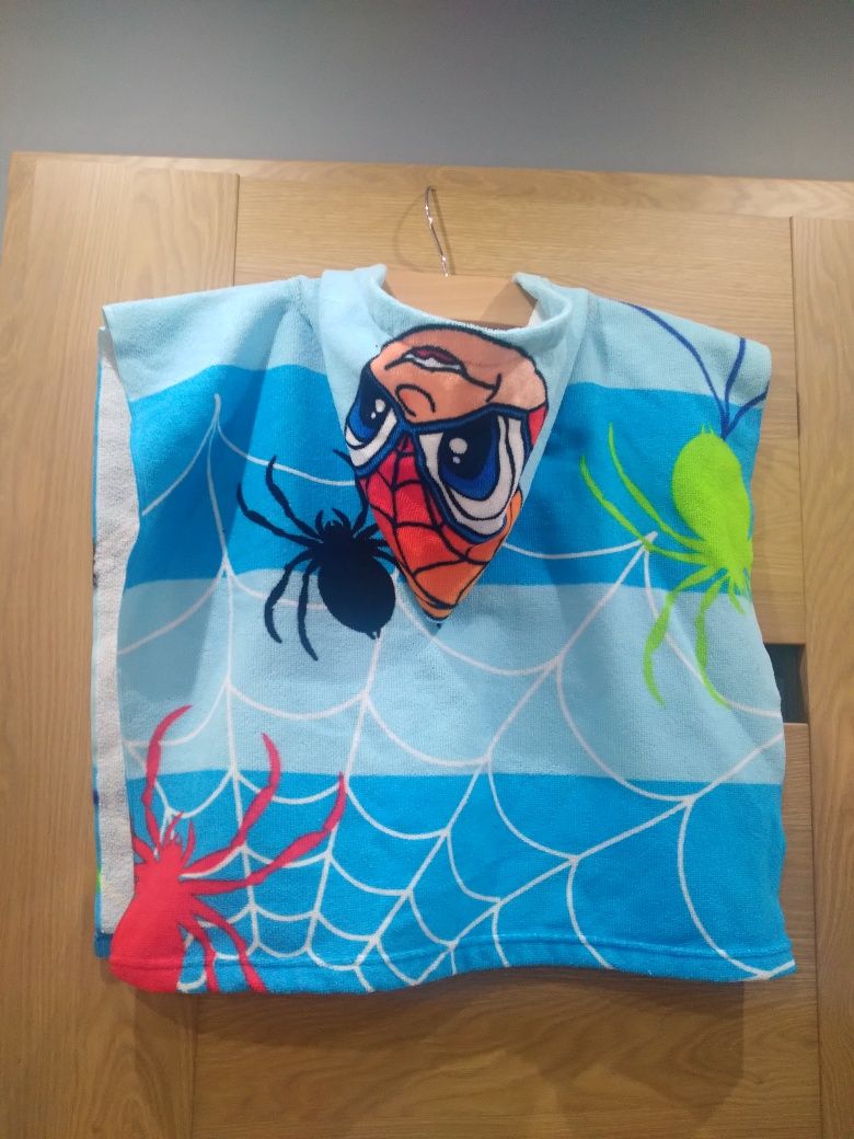 Świetny ręcznik narzutka na basen plażę wiek 2/4 latka
