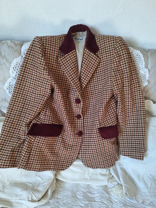 Casacos e Vestidos de Senhora.