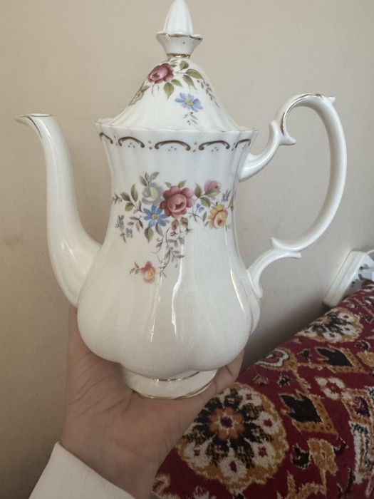 Dzbanek Royal Albert