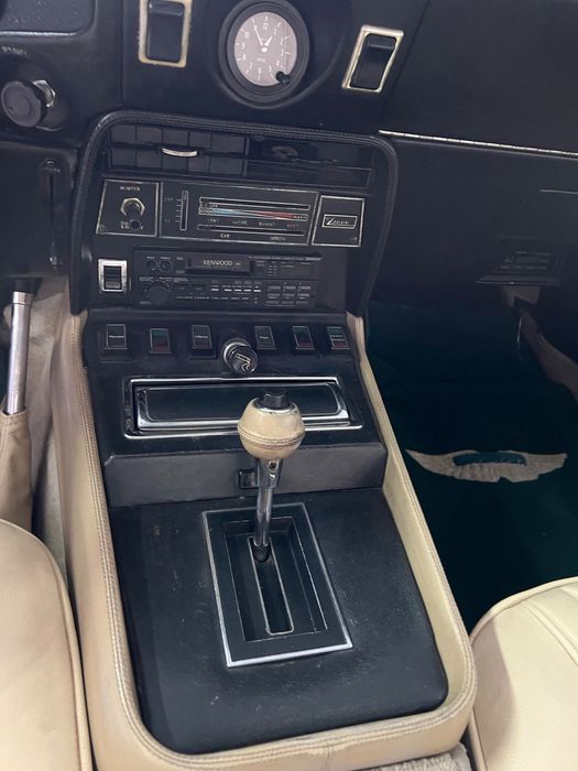 ASTON MARTIN AM V8 - série 3 - 1977