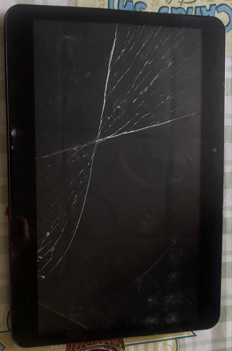 Планшет Samsung. Б/у. На запчастини