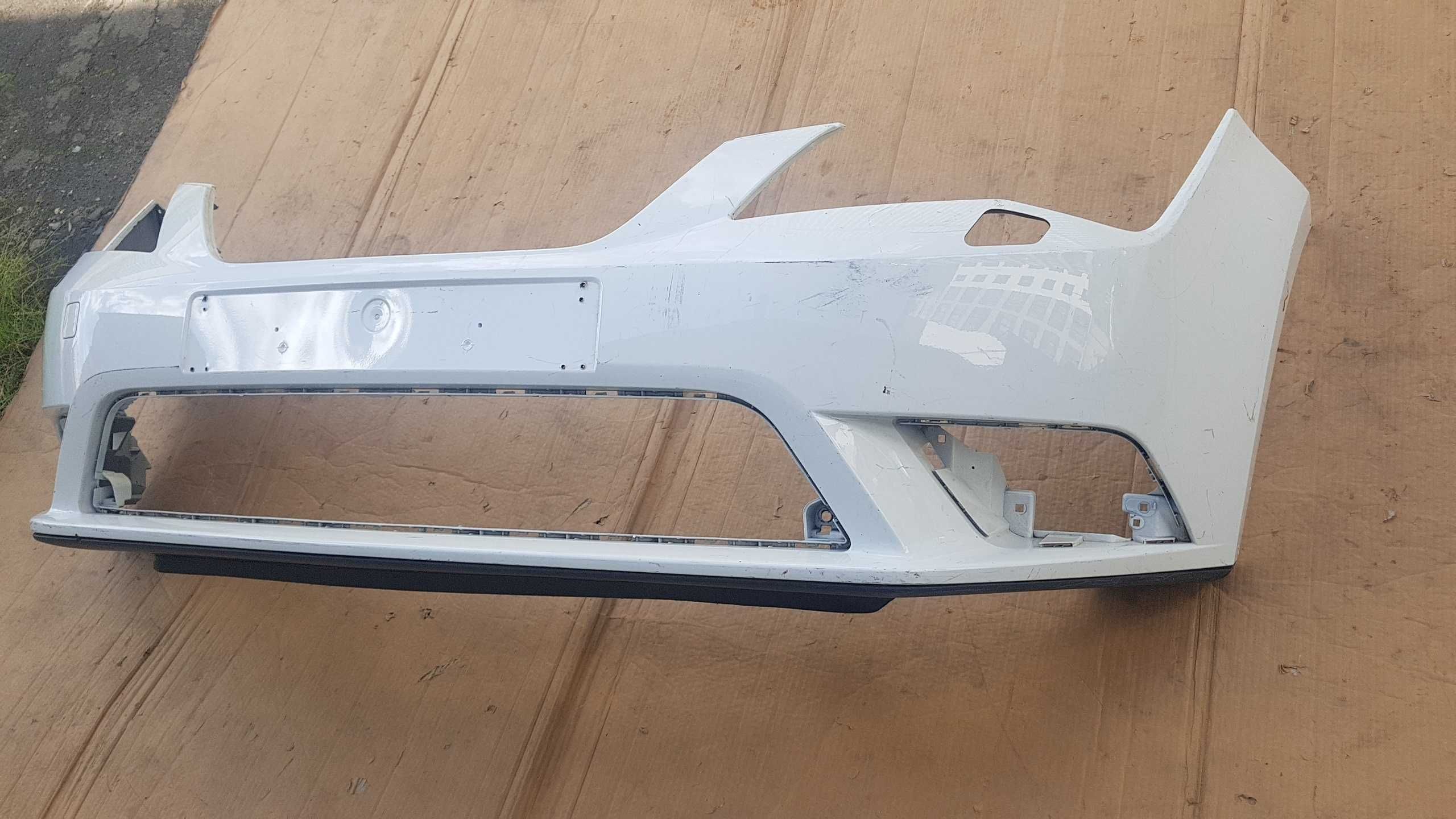 Бампер передній Seat Toledo 4 MK4 бампер передний Toledo 5P0807221
