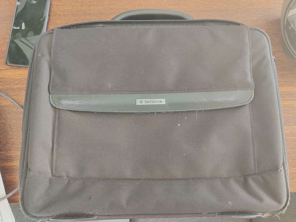 Portátil Toshiba i5 • 4GB RAM • Windows 8.1