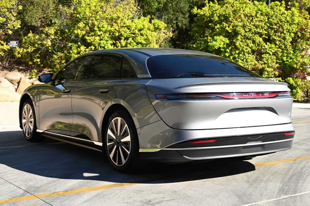 Lucid Air Pure      2023
