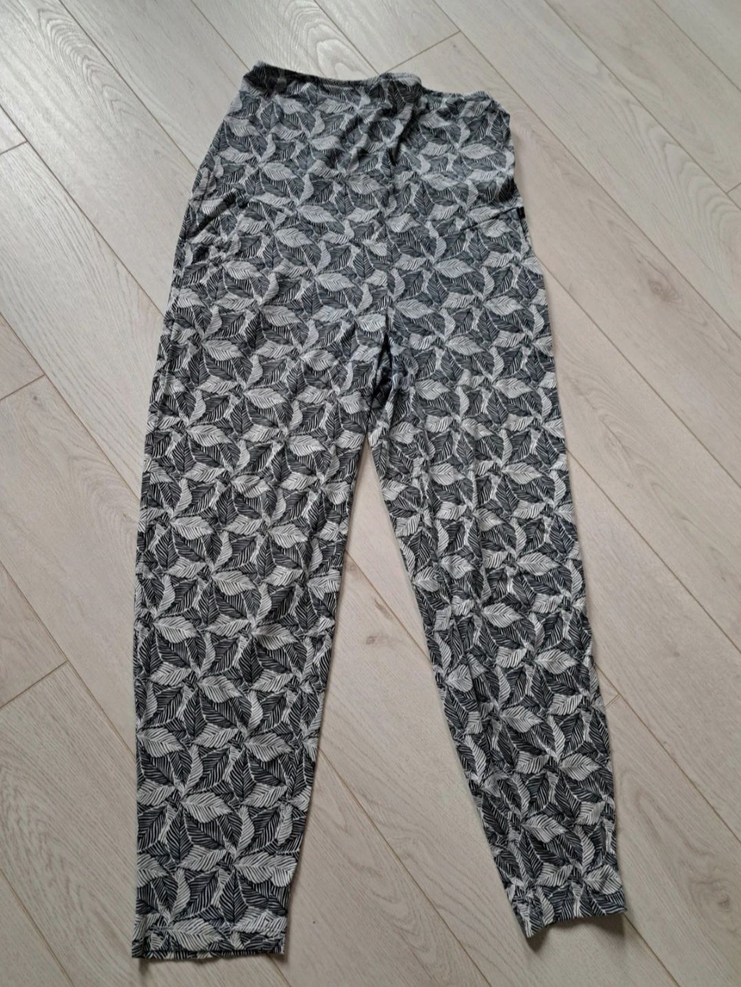 Spodnie ciążowe czarne rurki C&A mama s/m