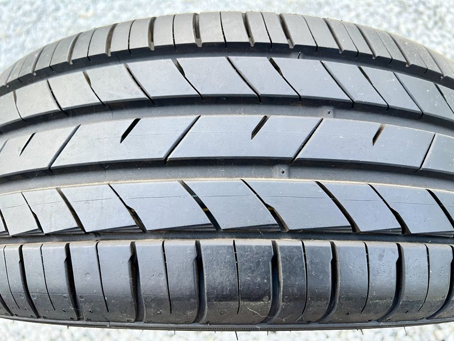 Opona 195/45/16 Kumho Ecsta HS52 rok 2022 letnia stan bdb
