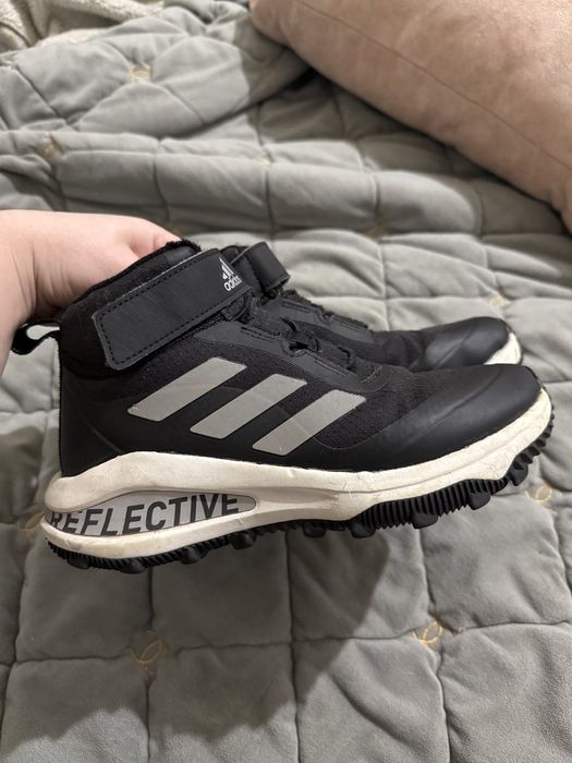 Зимові ботинки addidas 35