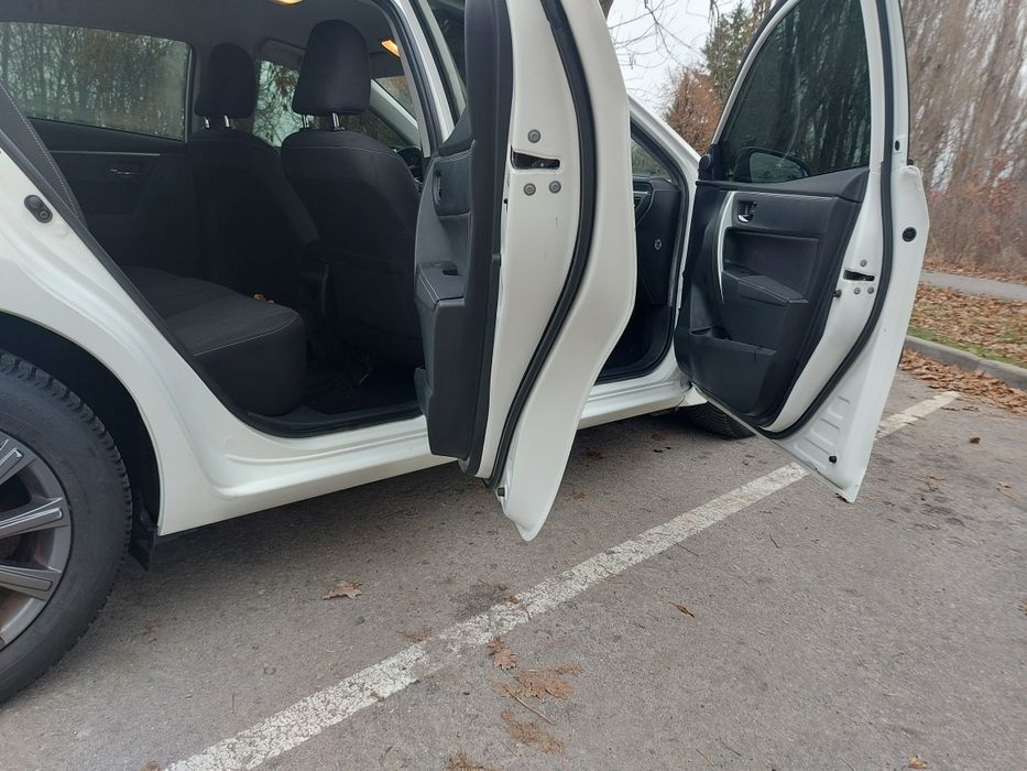 Тойота корола 1.6 автомат