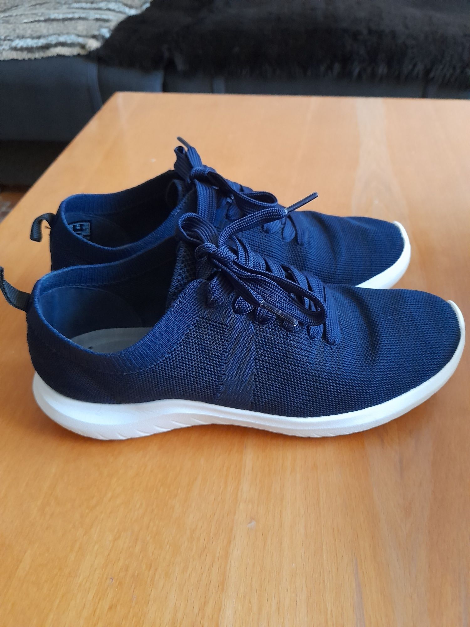 Skechers сліпони 39р., кросівки Clarks 38p.