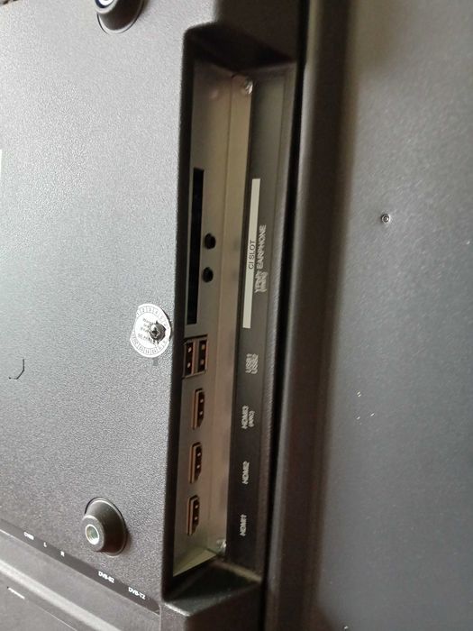 TV  Manta model 43 LUA120S uszkodzona płyta główna.