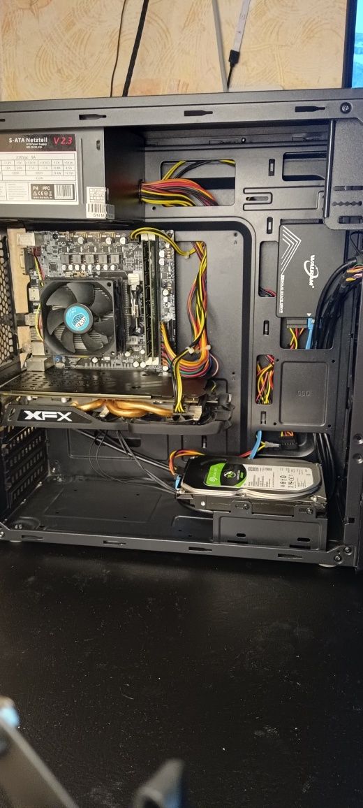 ПК на AMD Athlon X4 | SSD 128+ HDD 1TB|12 ОЗУ | Без видюхи


---

Н