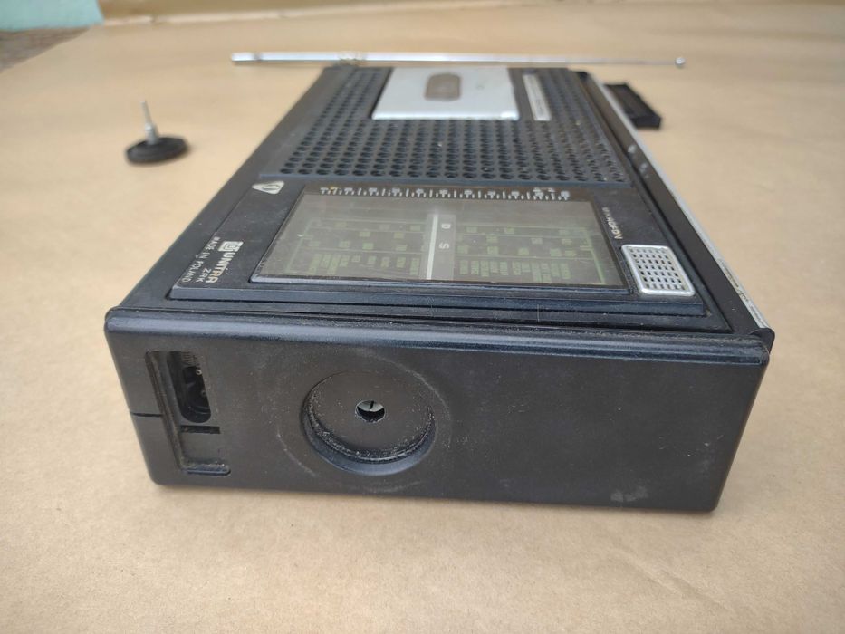 Radiomagnetofon MK 2500 . Uszk.