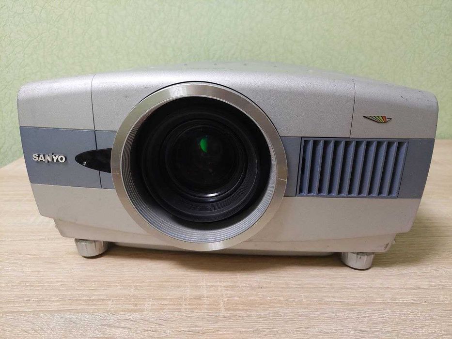 Проектор Sanyo PLC-XT16
