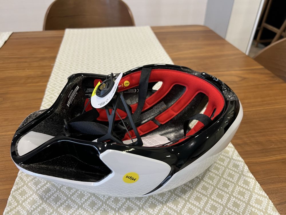 Nowy kask szosowy Trek Ballista Mips bialy L