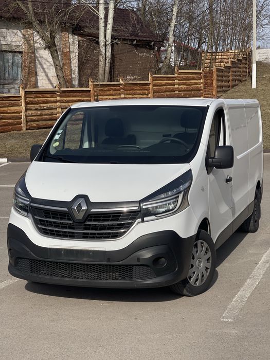 Капот з емблемою Renault Trafic 3 2.0 2019-2022 запчастини
