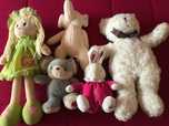 4 peluches+1 boneca