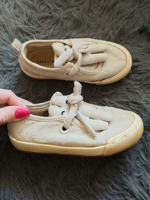 Buty dziewczęce z zajączkiem