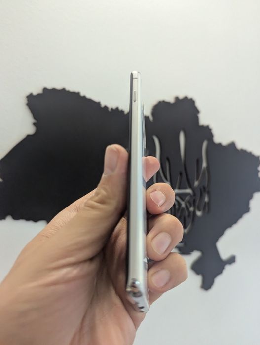 Samsung S10 8/128. White