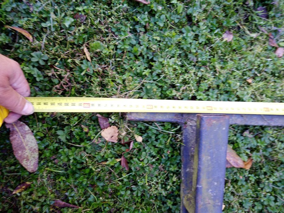 Stojak na okna i parapety