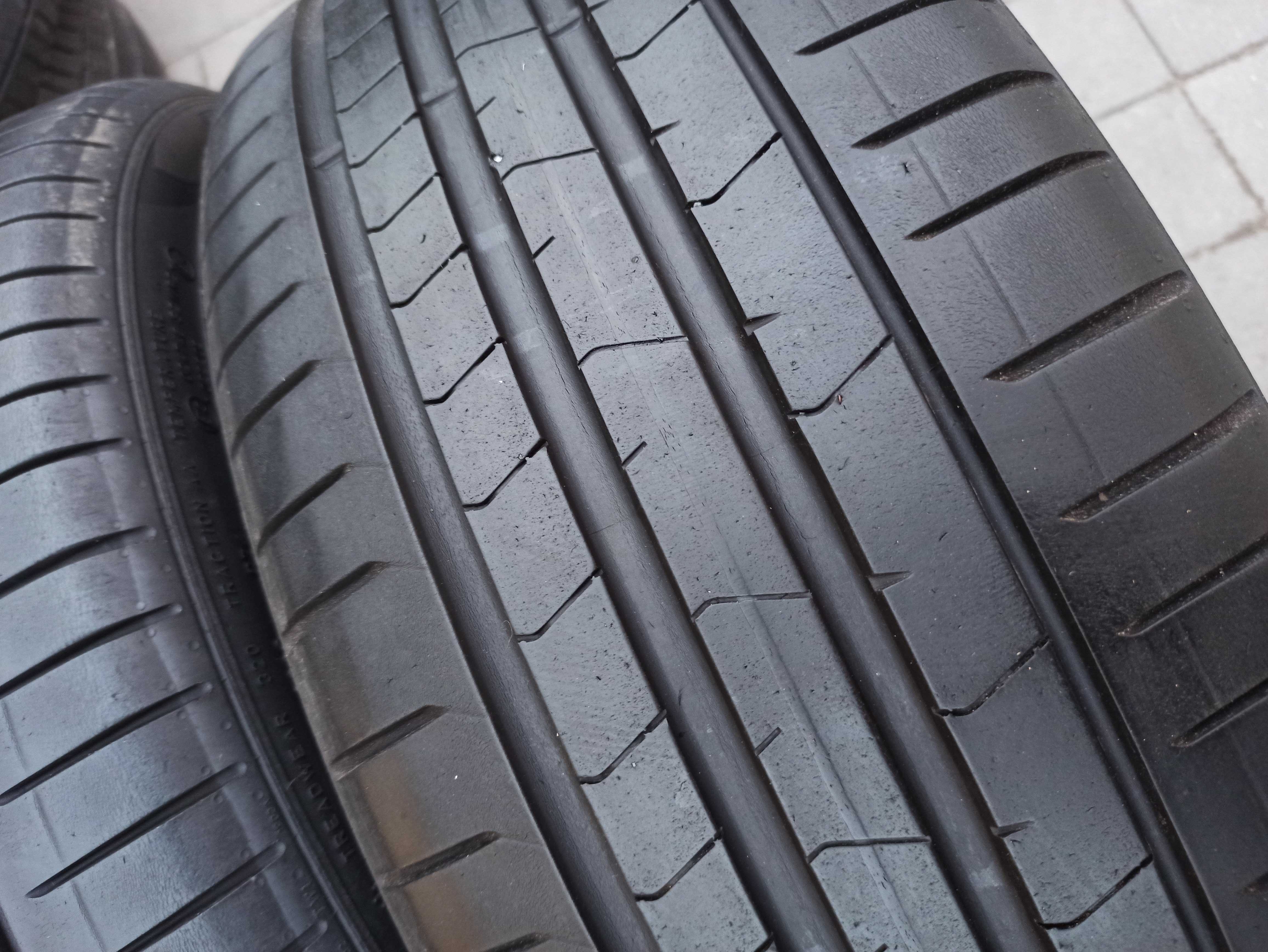 Летняя резина 225/40 R19 Pirelli Pzero PZ4