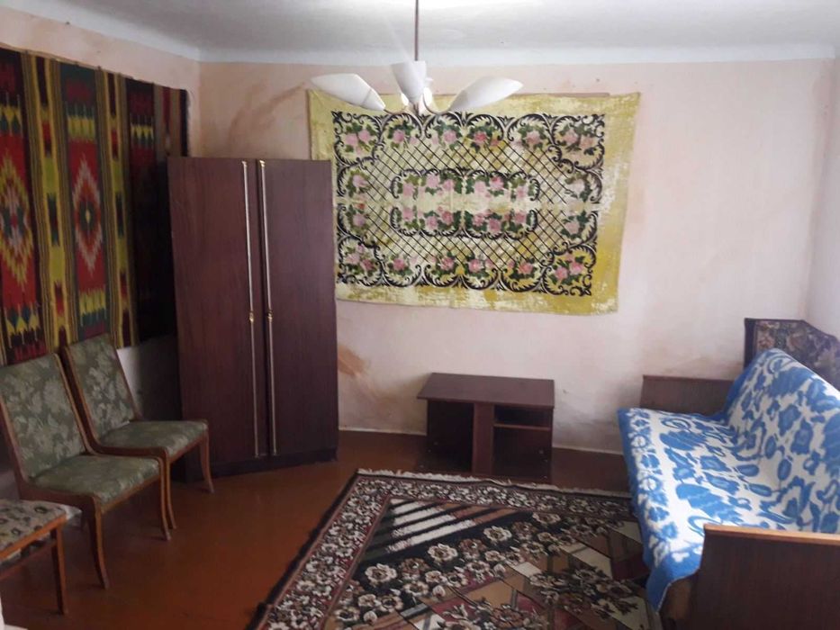 Продам житловий будинок з 30 сотих землі під ним