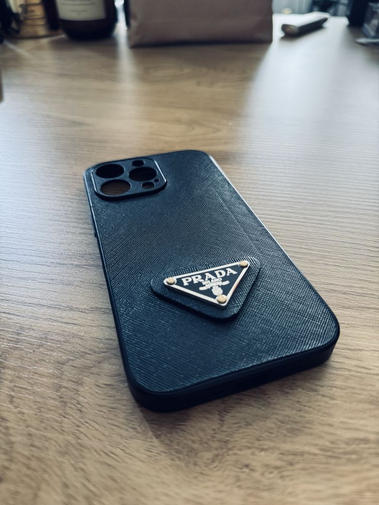 Etui Iphone 14 pro max PRADA