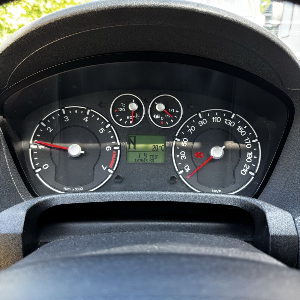 Продам авто Ford Fiesta 2007 1.4 бензин автомат робот
