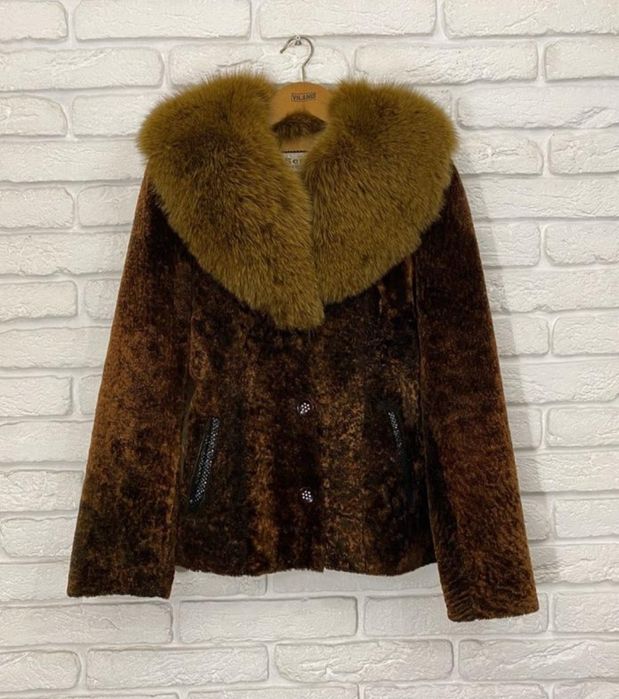 Італійська натуральна шуба автоледі напівшубок астраган мутон песець