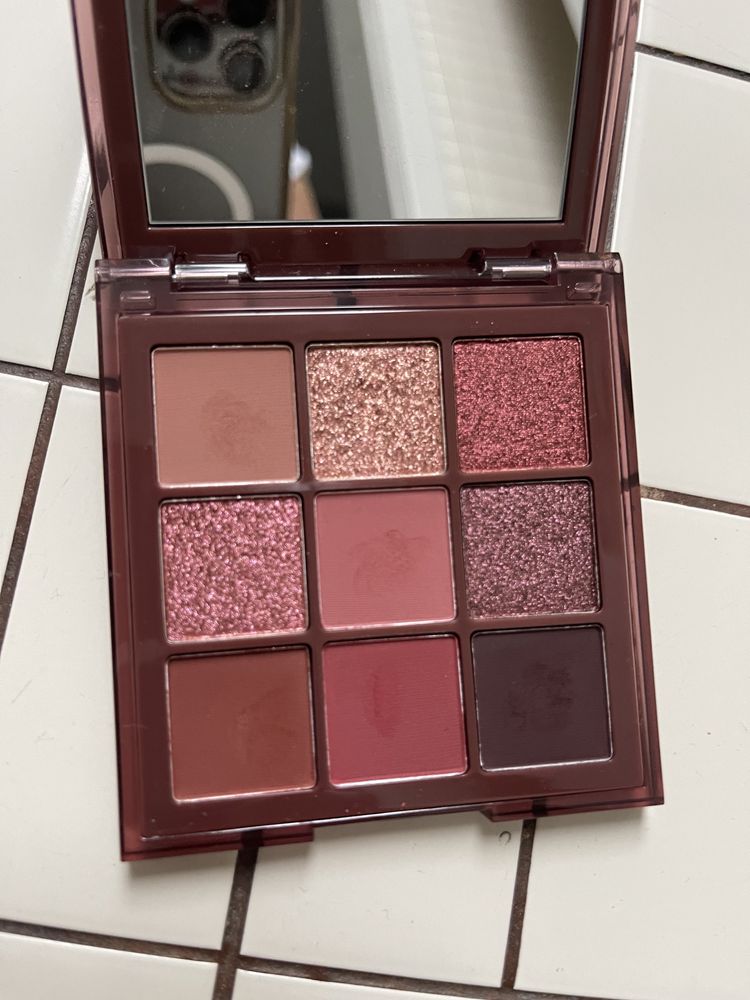 Huda beauty paletka cienie nude rich