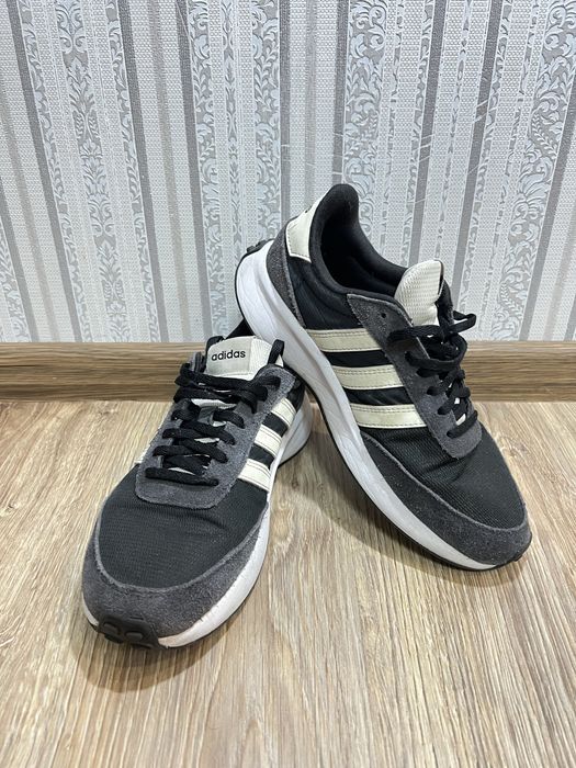 Кросівки adidas