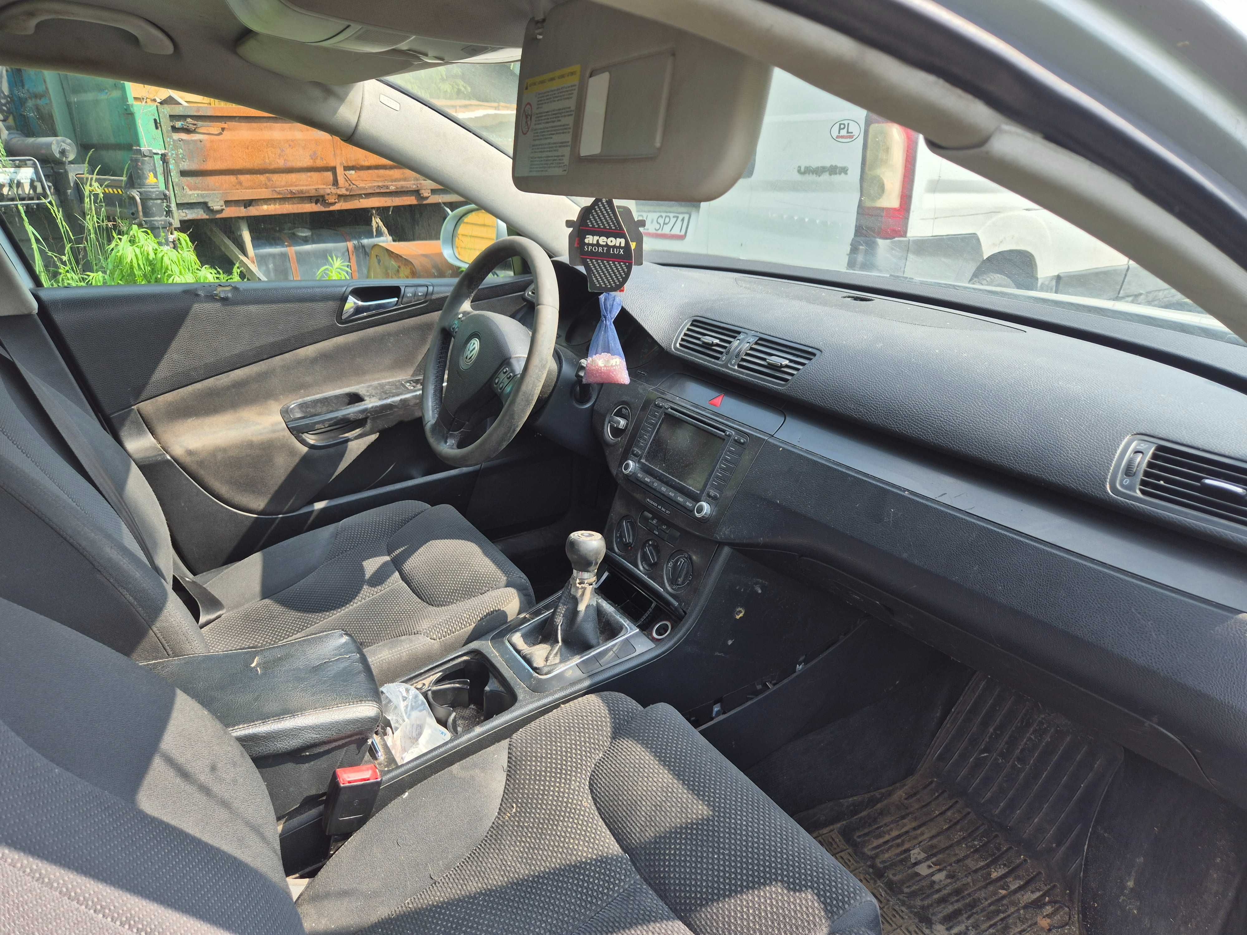 VW Passat B6 1.9 tdi 2006 w całości na części