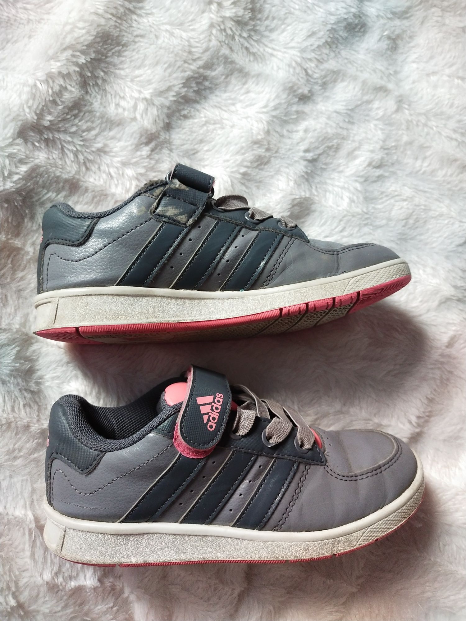 Adidas buty dziewczęce 31 * 20 cm