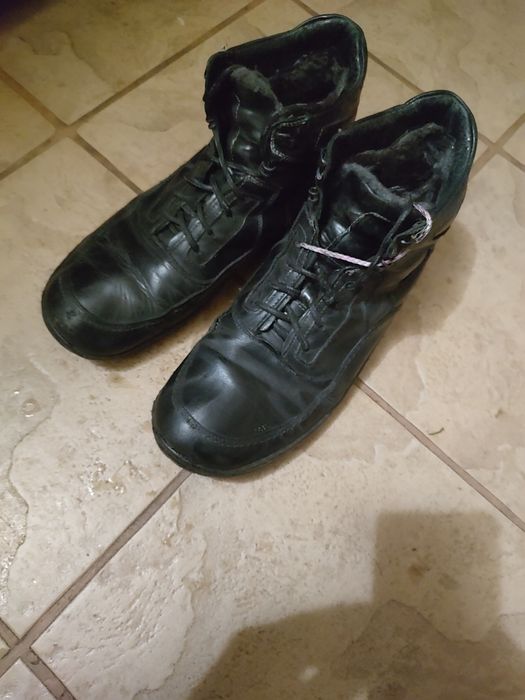 Sprzedam zimowe męskie buty skórzane