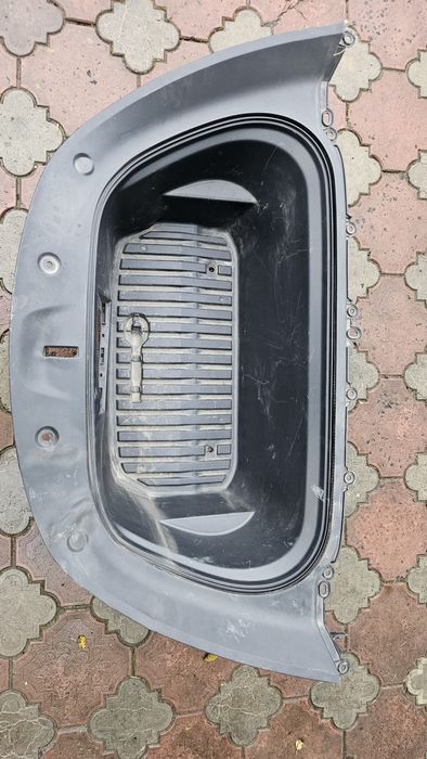 Корито Tesla Model Y
