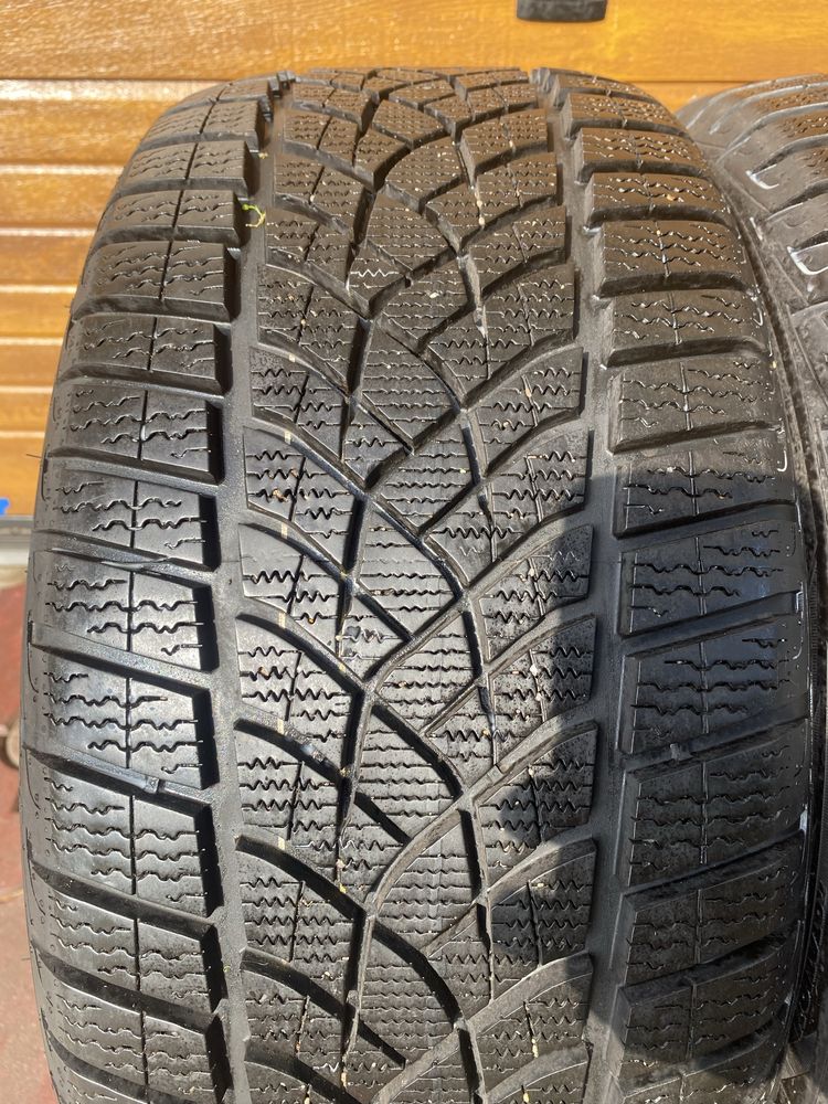 Cztery zimowe Goodyeary 245/40/18 jak nowe