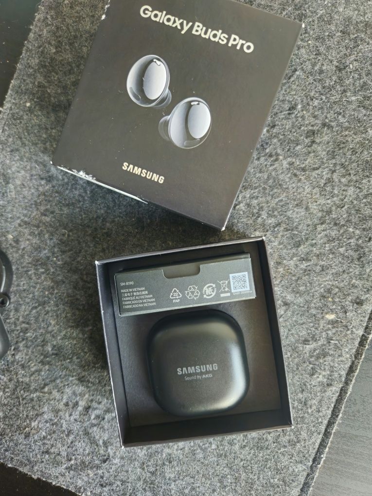 Samsung Galaxy Buds Pro + capa Spigen